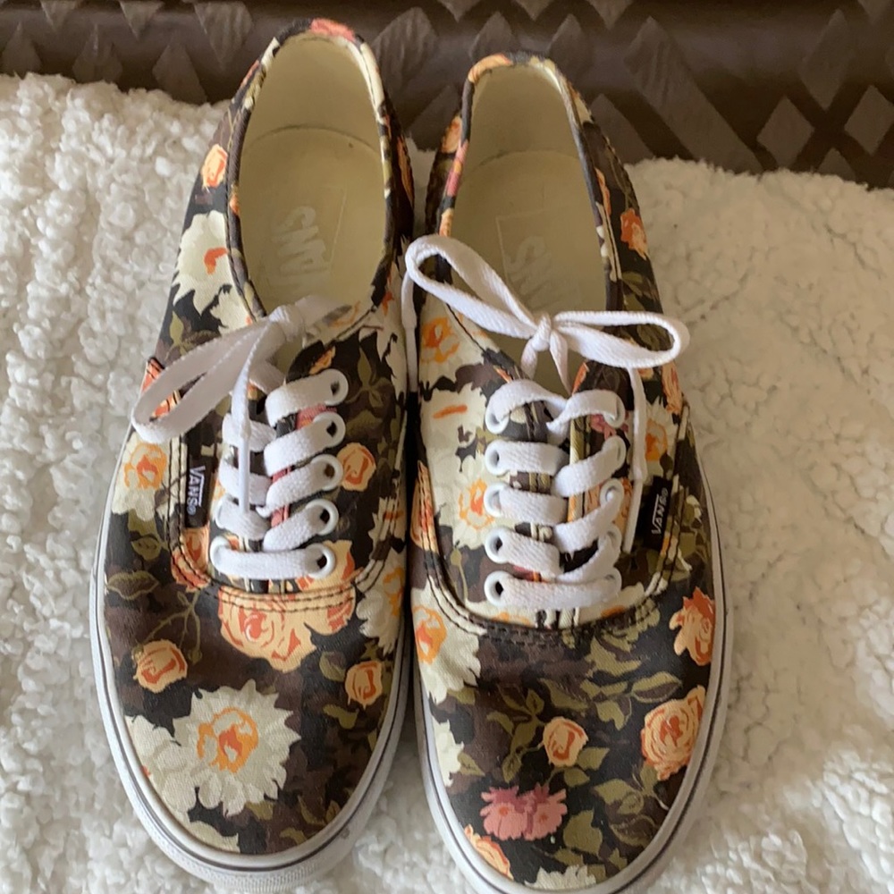 Rose 🥀 vans